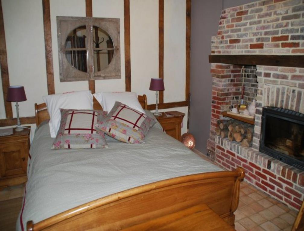 Chambres D'Hotes La Petite Flambee Le Tronquay  Room photo