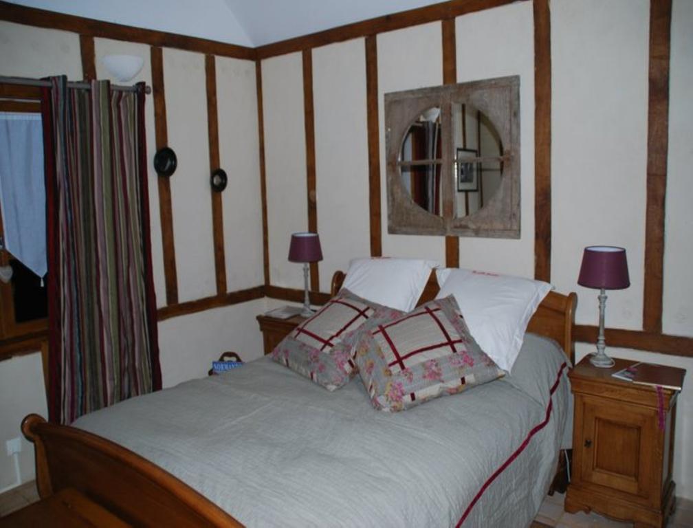 Chambres D'Hotes La Petite Flambee Le Tronquay  Room photo